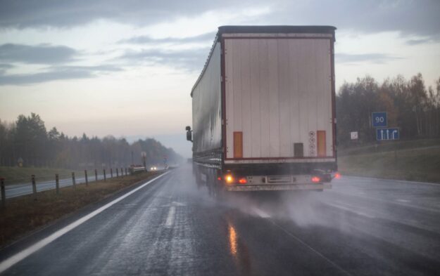 trucking accident attorney Tarzana, CA